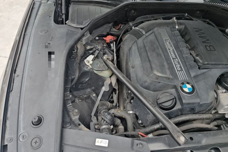 Used BMW 7 Series 2013 740Li Leading Model Engine Bay Right