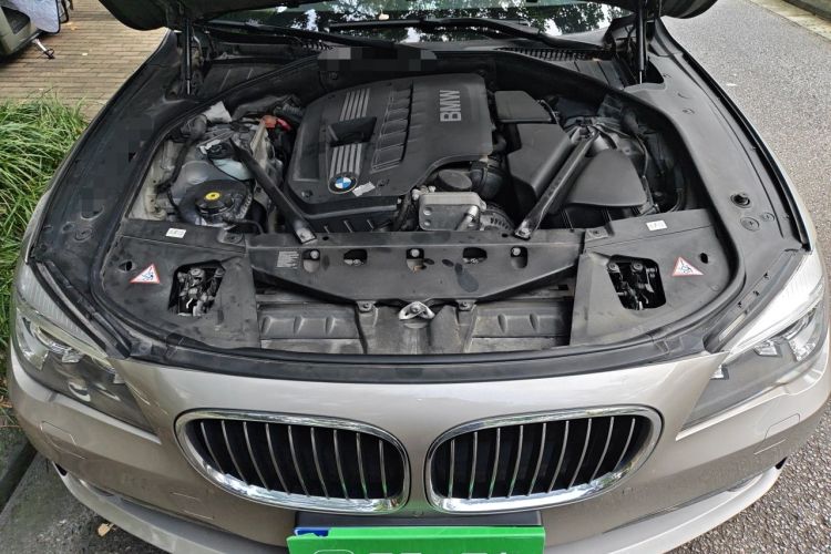 Used BMW 7 Series 2013 730Li Leading Model Engine Bay