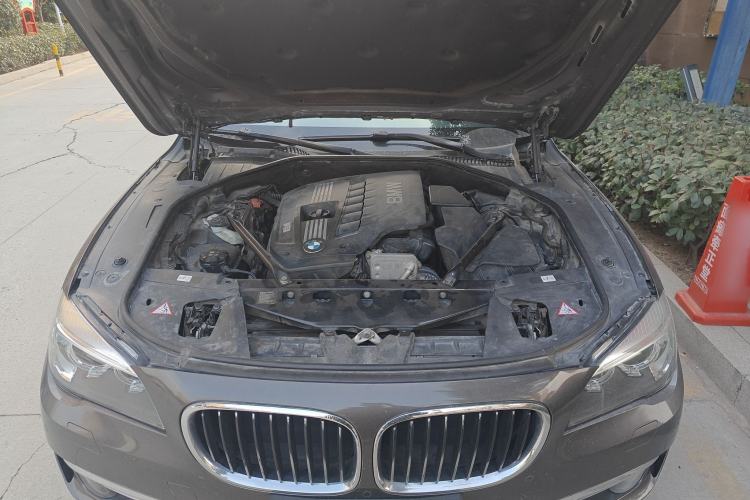 Used BMW 7 Series 2013 730Li Leading Model Engine Bay
