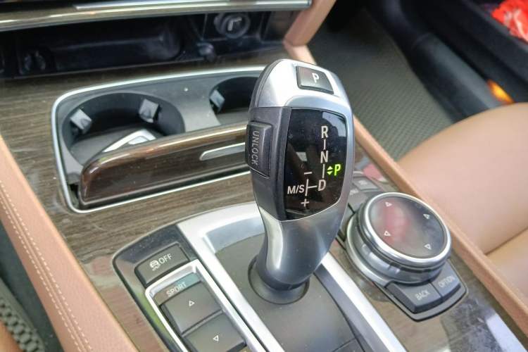 Used BMW 7 Series 2013 740Li Leading Model Gear Lever
