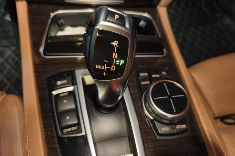 Used BMW 7 Series 2013 740Li Leading Model Gear Lever