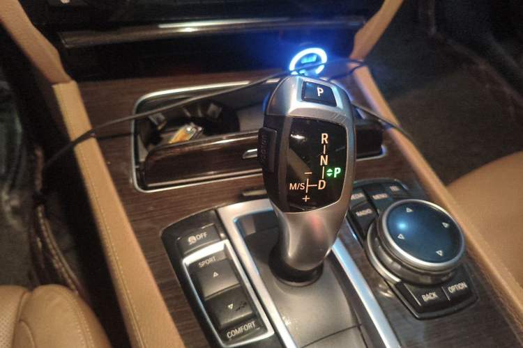 Used BMW 7 Series 2013 740Li Leading Model Gear Lever