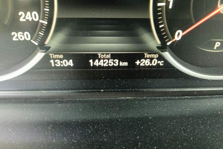 Used BMW 7 Series 2013 740Li Leading Model Odometer Close Up