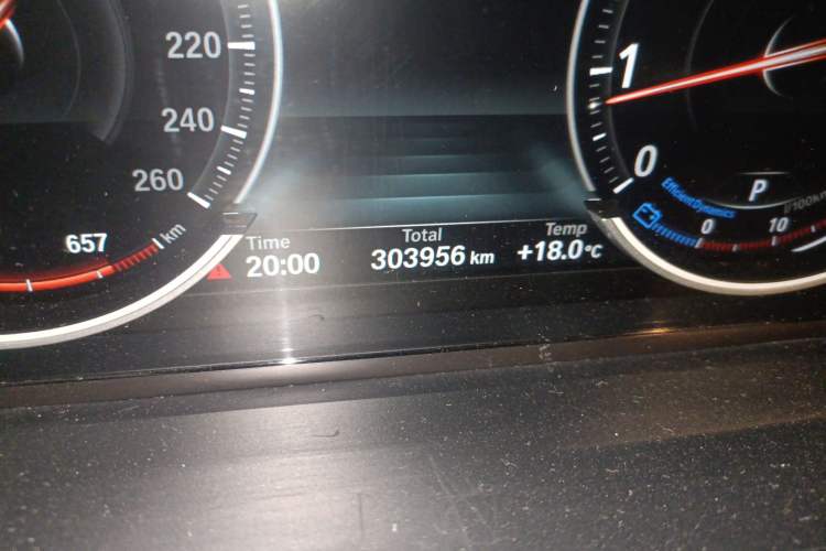 Used BMW 7 Series 2013 740Li Leading Model Odometer Close Up