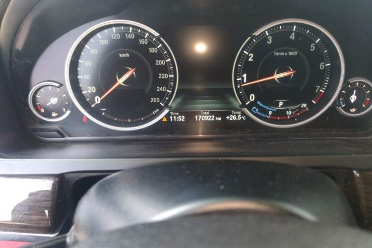 Used BMW 7 Series 2013 730Li Leading Model Odometer Close Up
