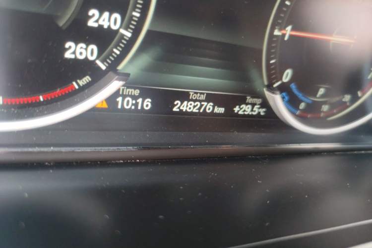 Used BMW 7 Series 2013 730Li Leading Model Odometer Close Up