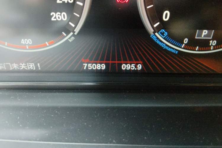 Used BMW 7 Series 2013 730Li Leading Model Odometer Close Up