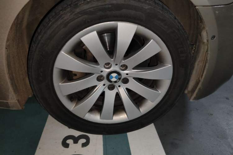 Used BMW 7 Series 2013 730Li Luxury Model Right Front Wheel Hub