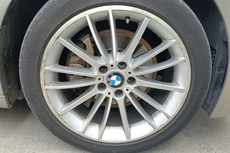 Used BMW 7 Series 2013 740Li Leading Model Right Front Wheel Hub