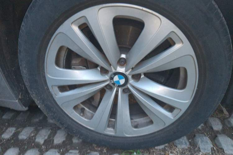 Used BMW 7 Series 2013 730Li Luxury Model Right Front Wheel Hub