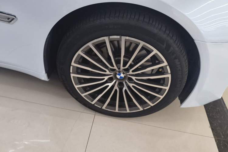 Used BMW 7 Series 2013 740Li Leading Model Right Front Wheel Hub