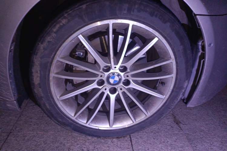 Used BMW 7 Series 2013 740Li Leading Model Right Front Wheel Hub