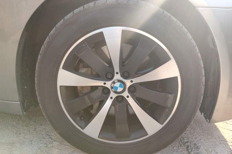 Used BMW 7 Series 2013 730Li Leading Model Right Front Wheel Hub