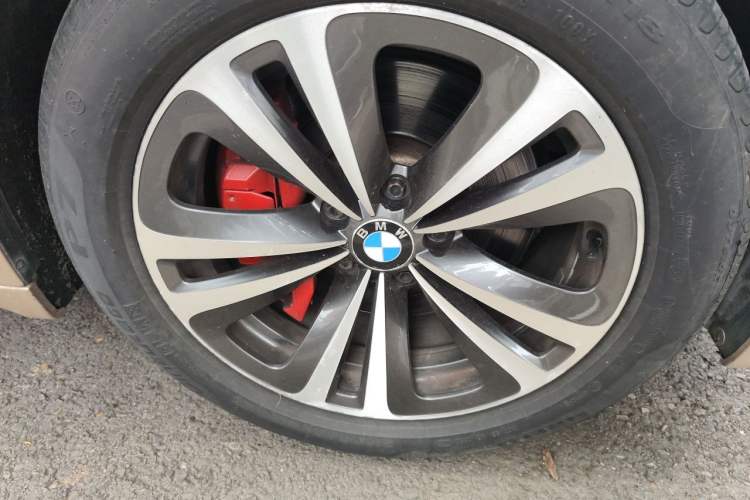 Used BMW 7 Series 2013 730Li Leading Model Right Front Wheel Hub
