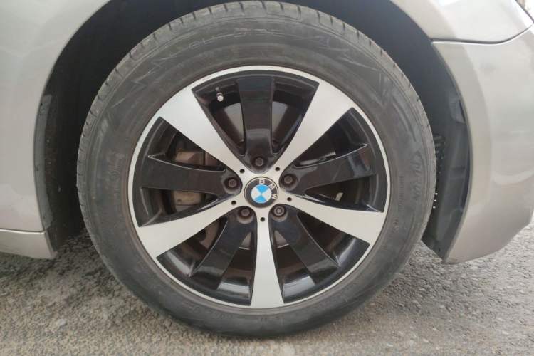 Used BMW 7 Series 2013 730Li Leading Model Right Front Wheel Hub