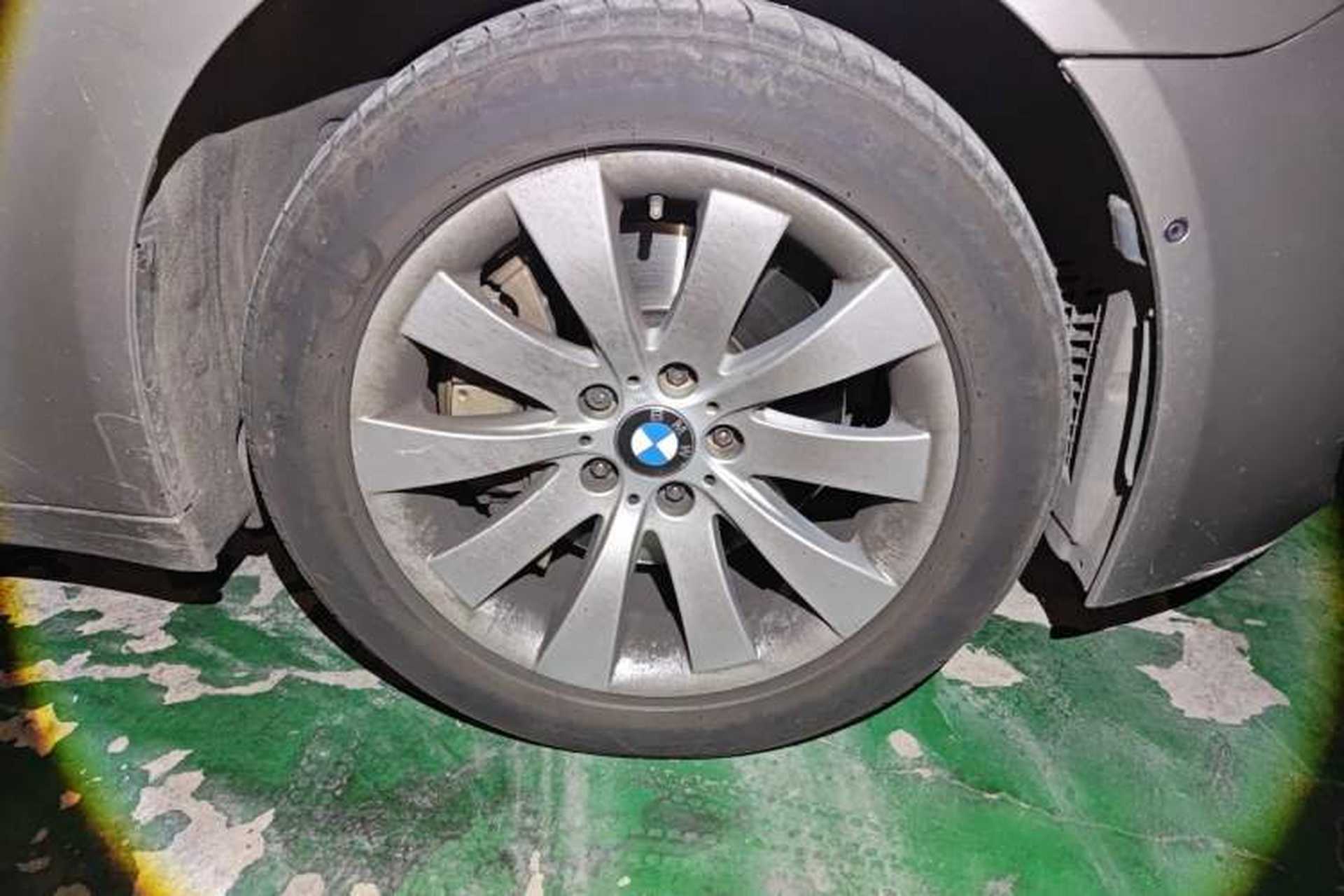 Used BMW 7 Series 2013 730Li Luxury Model Right Front Wheel Hub