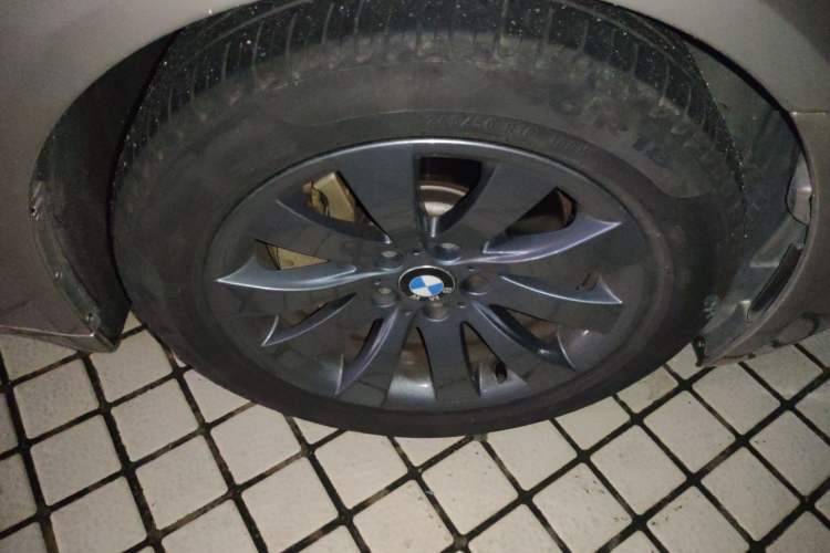 Used BMW 7 Series 2013 740Li Luxury Model Right Front Wheel Hub