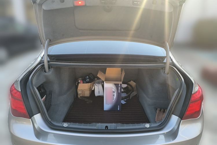Used BMW 7 Series 2013 740Li Leading Model Trunk