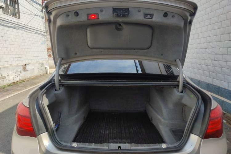 Used BMW 7 Series 2013 730Li Leading Model Trunk