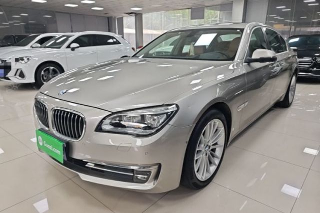 BMW 7 Series 2013 740Li Leading Model مستعملة