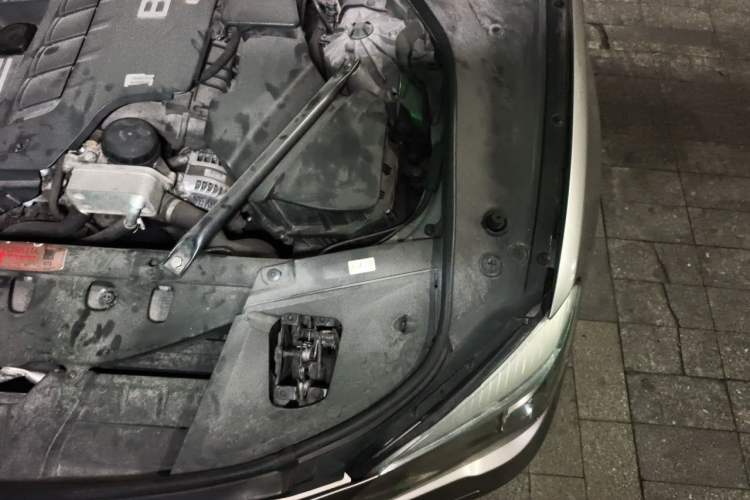 Used BMW 7 Series 2013 730Li Leading Model Engine Bay Left