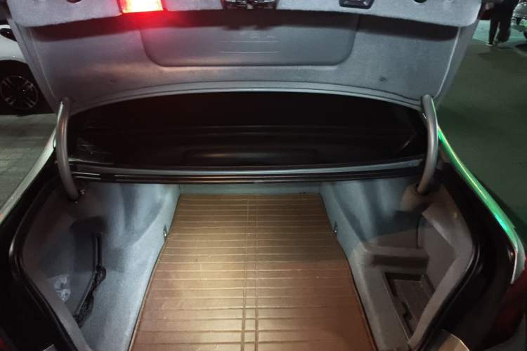 Used BMW 7 Series 2013 730Li Leading Model Trunk