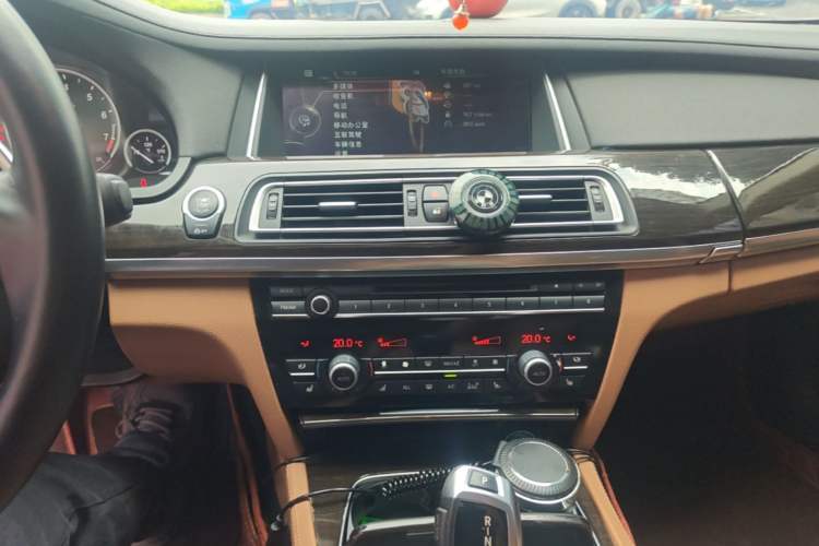 Used BMW 7 Series 2013 740Li Leading Model Audio And AC Panel