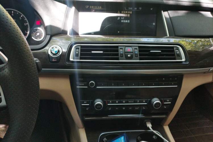 Used BMW 7 Series 2013 740Li Luxury Model Audio And AC Panel