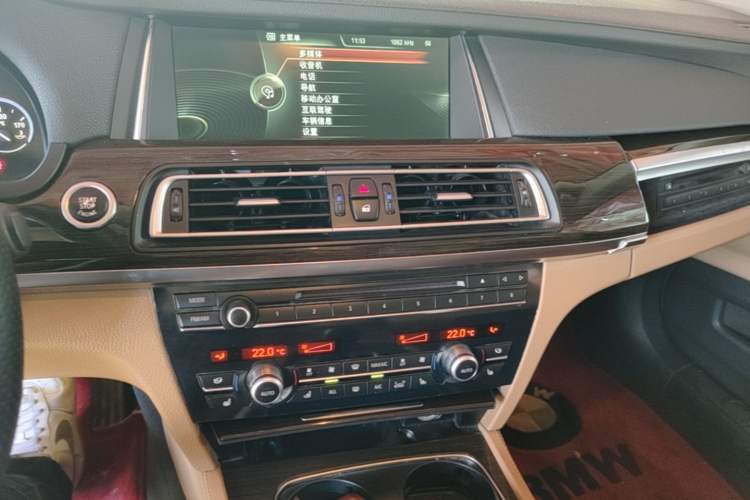 Used BMW 7 Series 2013 730Li Luxury Model Audio And AC Panel