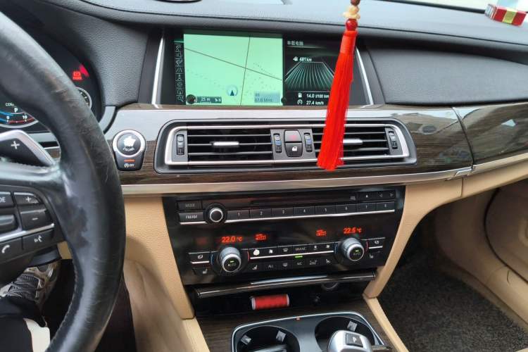Used BMW 7 Series 2013 740Li xDrive Audio And AC Panel