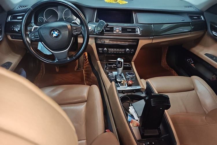 Used BMW 7 Series 2013 740Li Leading Model Center Console