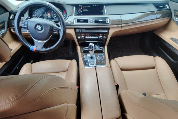 Used BMW 7 Series 2013 740Li Leading Model Center Console