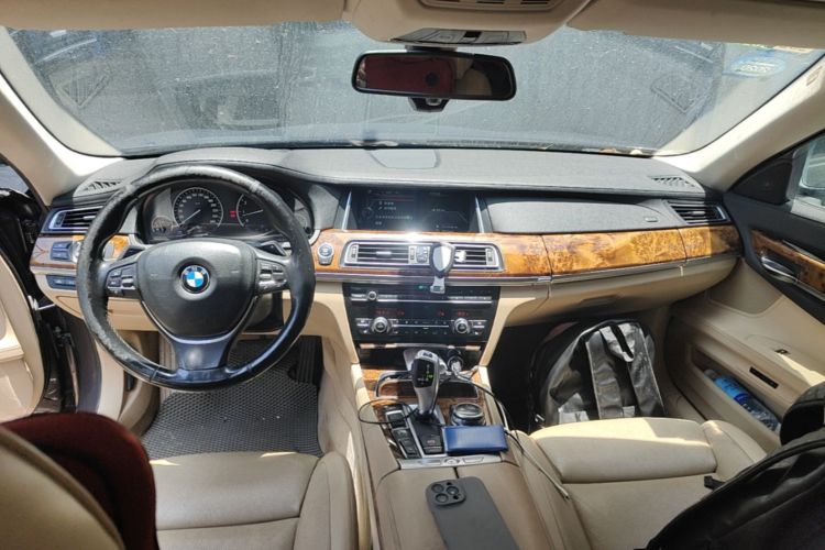Used BMW 7 Series 2013 740Li Luxury Model Center Console