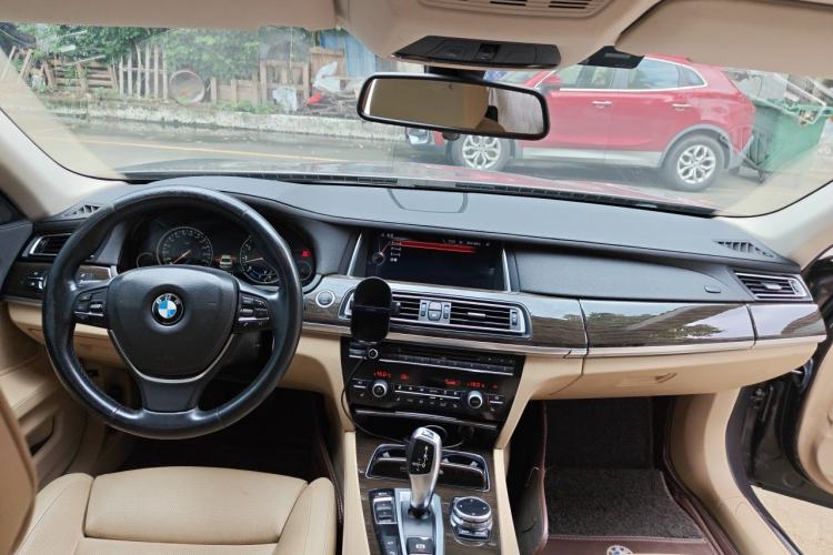 Used BMW 7 Series 2013 730Li Luxury Model Center Console