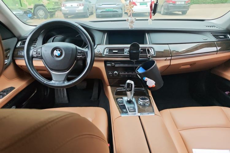 Used BMW 7 Series 2013 730Li Leading Model Center Console