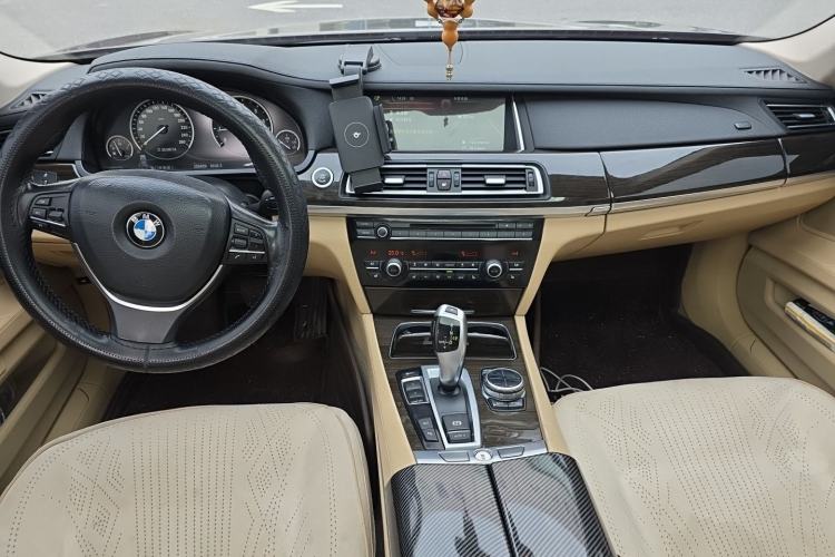 Used BMW 7 Series 2013 730Li Luxury Model Center Console