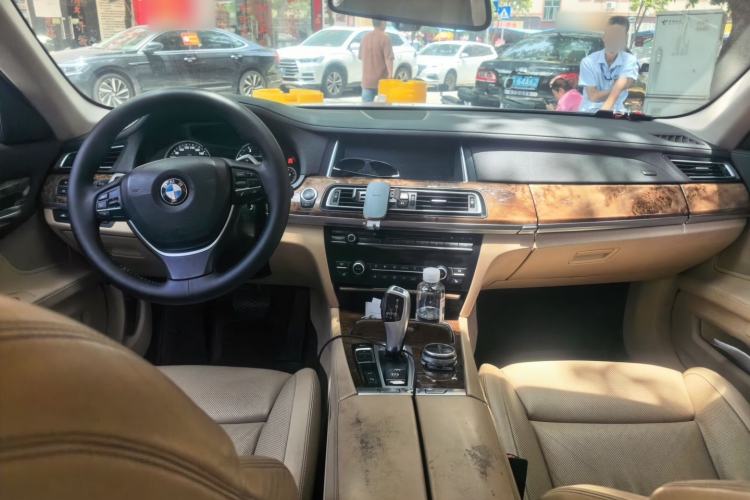Used BMW 7 Series 2013 740Li Luxury Model Center Console