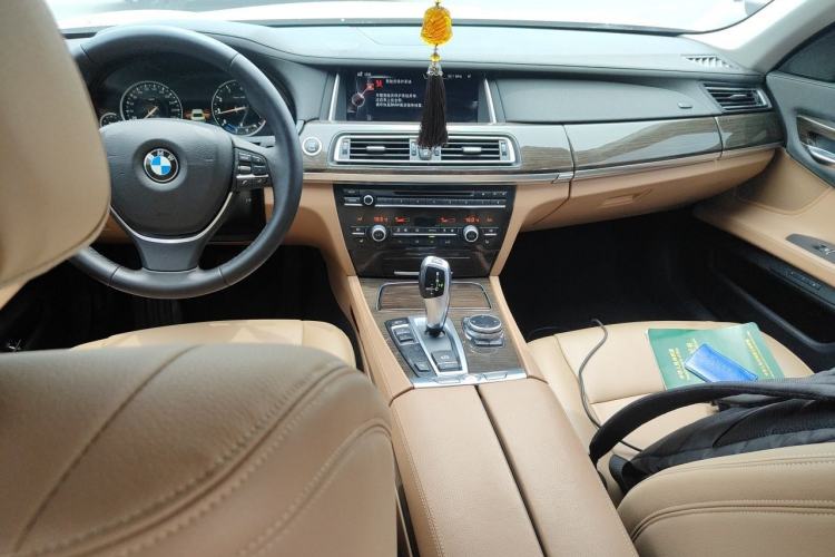 Used BMW 7 Series 2013 730Li Leading Model Center Console