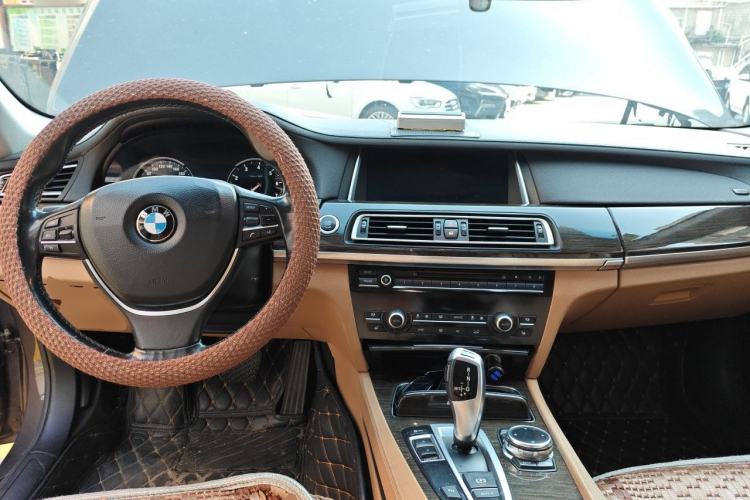 Used BMW 7 Series 2013 730Li Leading Model Center Console