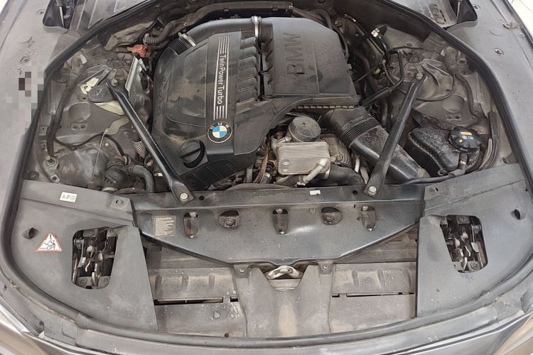 Used BMW 7 Series 2013 740Li Leading Model Engine Bay