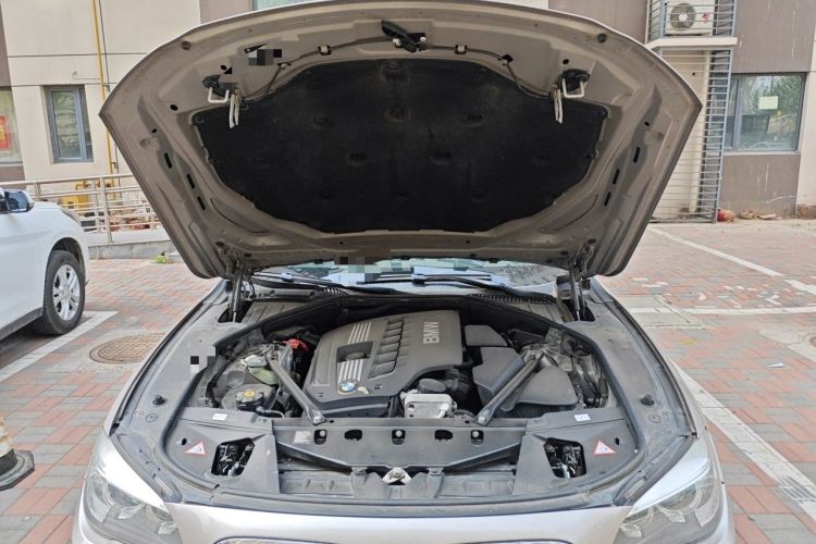 Used BMW 7 Series 2013 730Li Leading Model Engine Bay