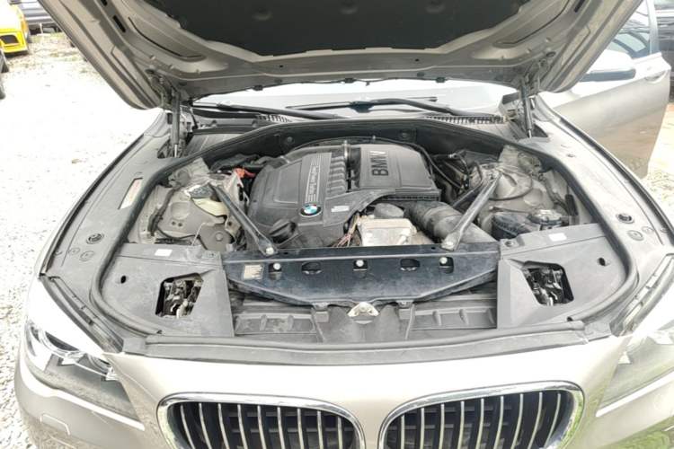 Used BMW 7 Series 2013 740Li Leading Model Engine Bay