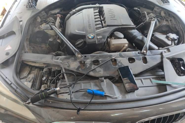 Used BMW 7 Series 2013 740Li Luxury Model Engine Bay