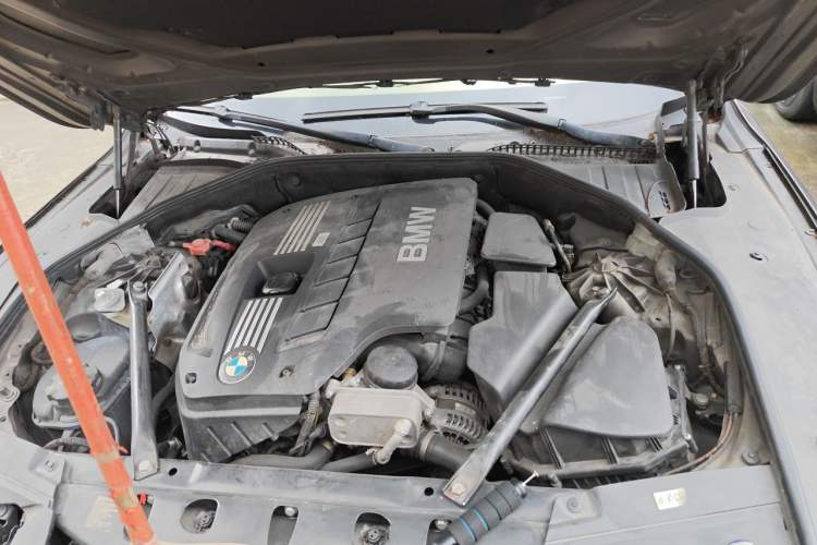 Used BMW 7 Series 2013 730Li Luxury Model Engine Bay