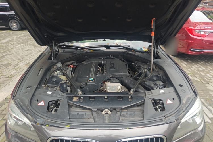 Used BMW 7 Series 2013 740Li Leading Model Engine Bay