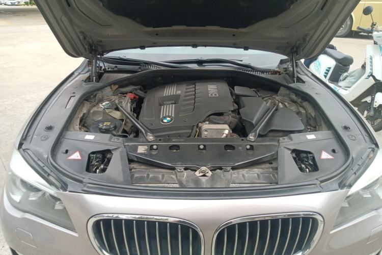 Used BMW 7 Series 2013 730Li Leading Model Engine Bay