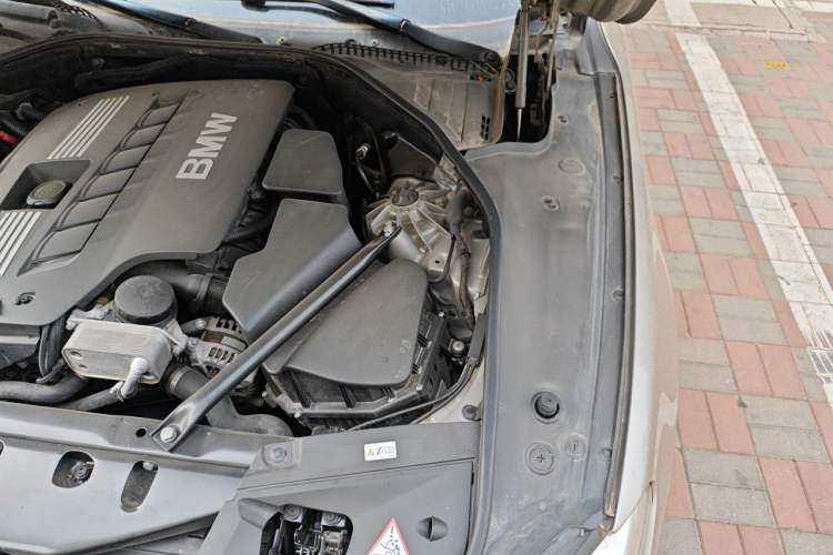Used BMW 7 Series 2013 730Li Leading Model Engine Bay Left