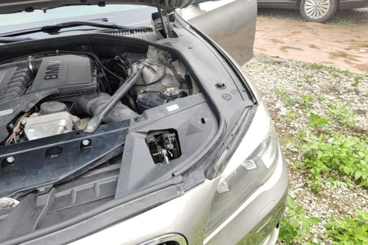 Used BMW 7 Series 2013 740Li Leading Model Engine Bay Left