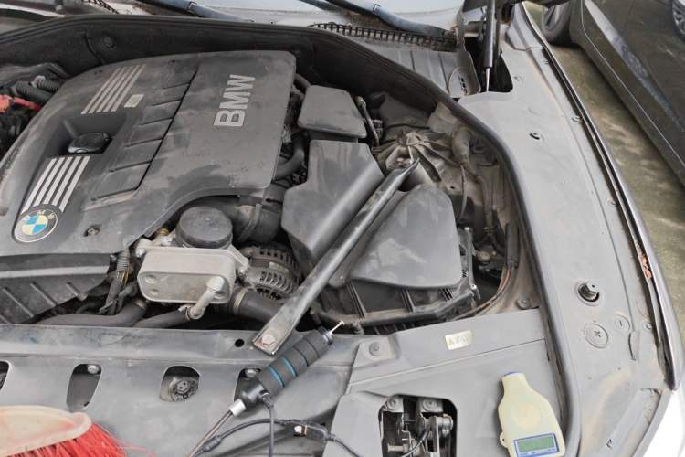 Used BMW 7 Series 2013 730Li Luxury Model Engine Bay Left