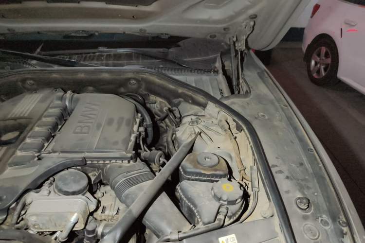 Used BMW 7 Series 2013 740Li Luxury Model Engine Bay Left
